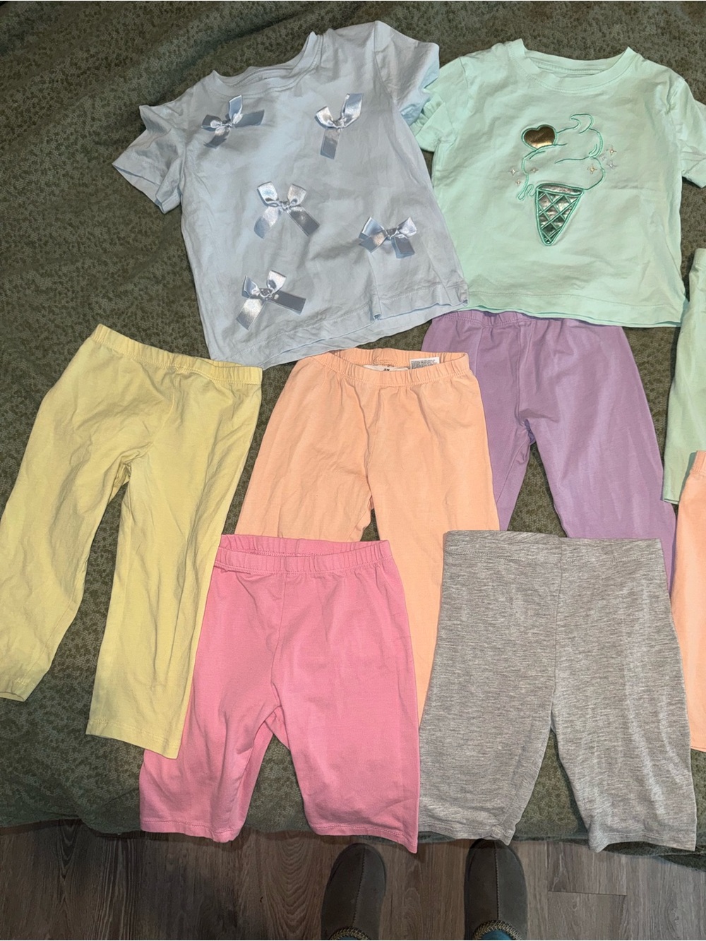 Multiple leggins/shorts. Some are new. Never used.